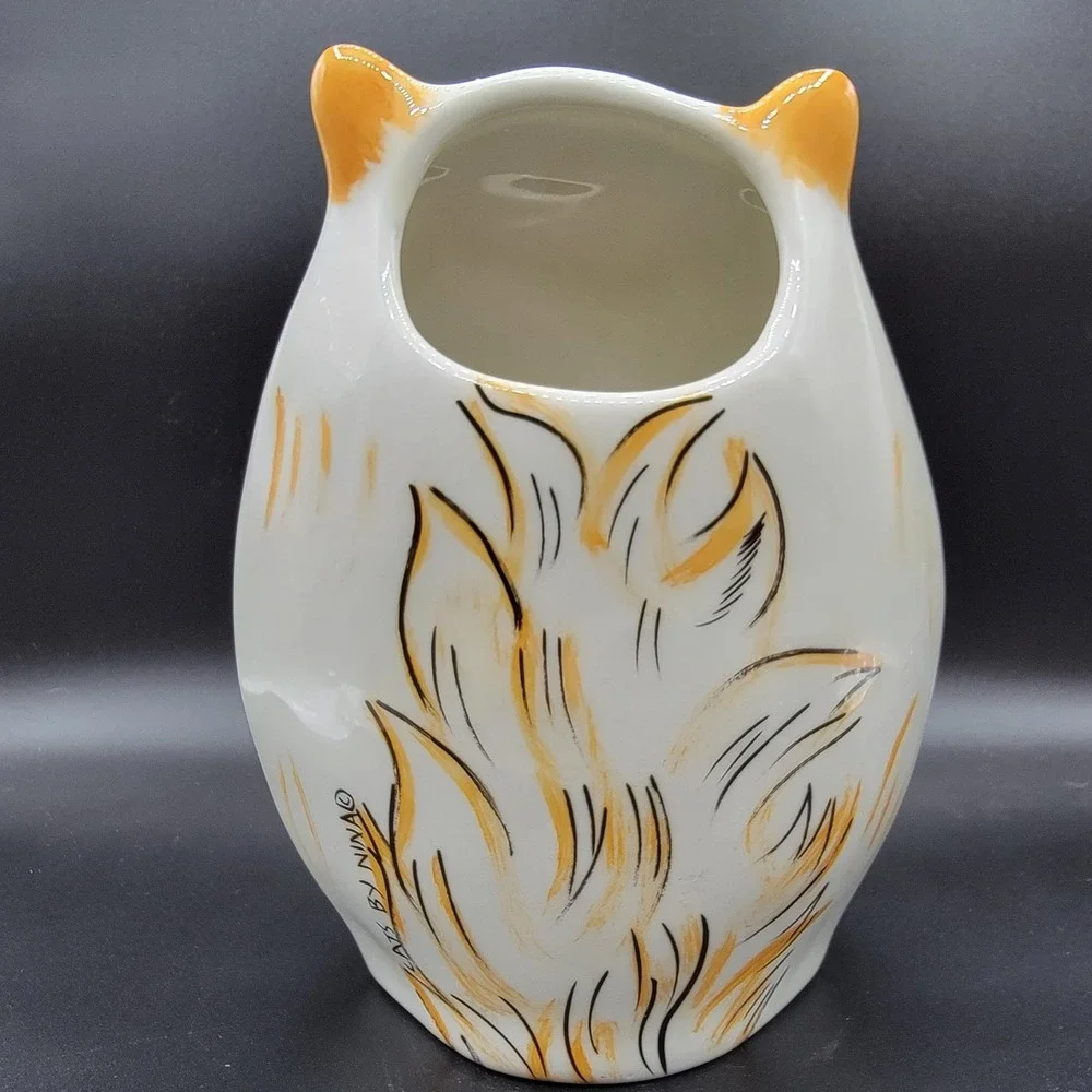 Cats by Nina Collection Nina Lyman Persian White Cat Vase With Blue Eyes 7" - Picture 5 of 10